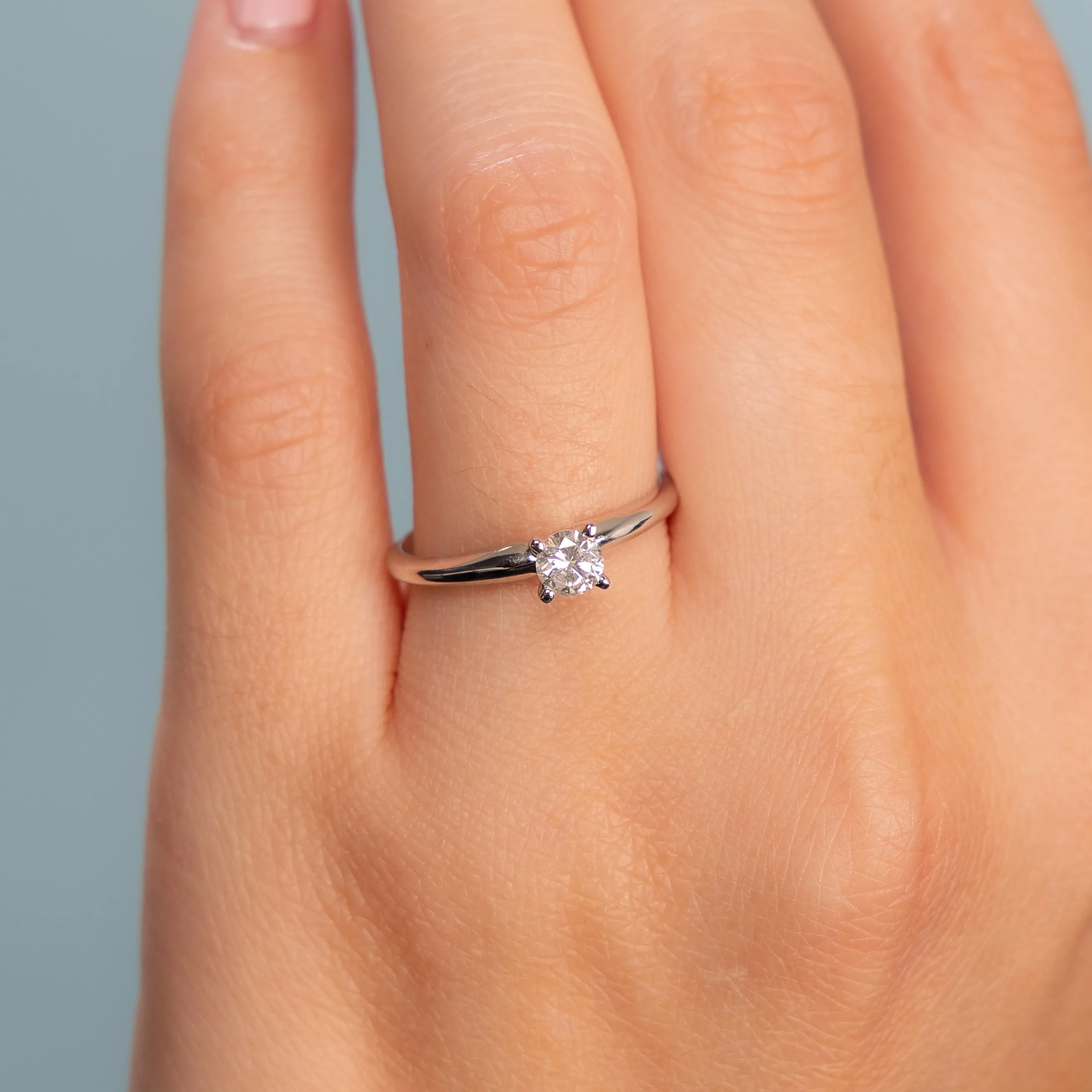 Diamond Solitaire Engagement Ring (0.10-0.30 ct.) 4-Prongs Setting in 14K Gold