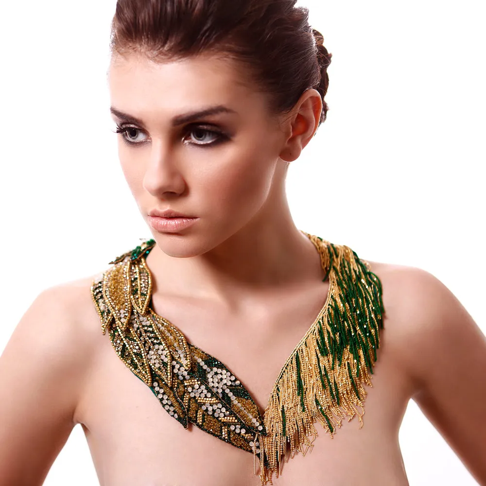 GOLD LEAF NAVETTE NECKLACE.