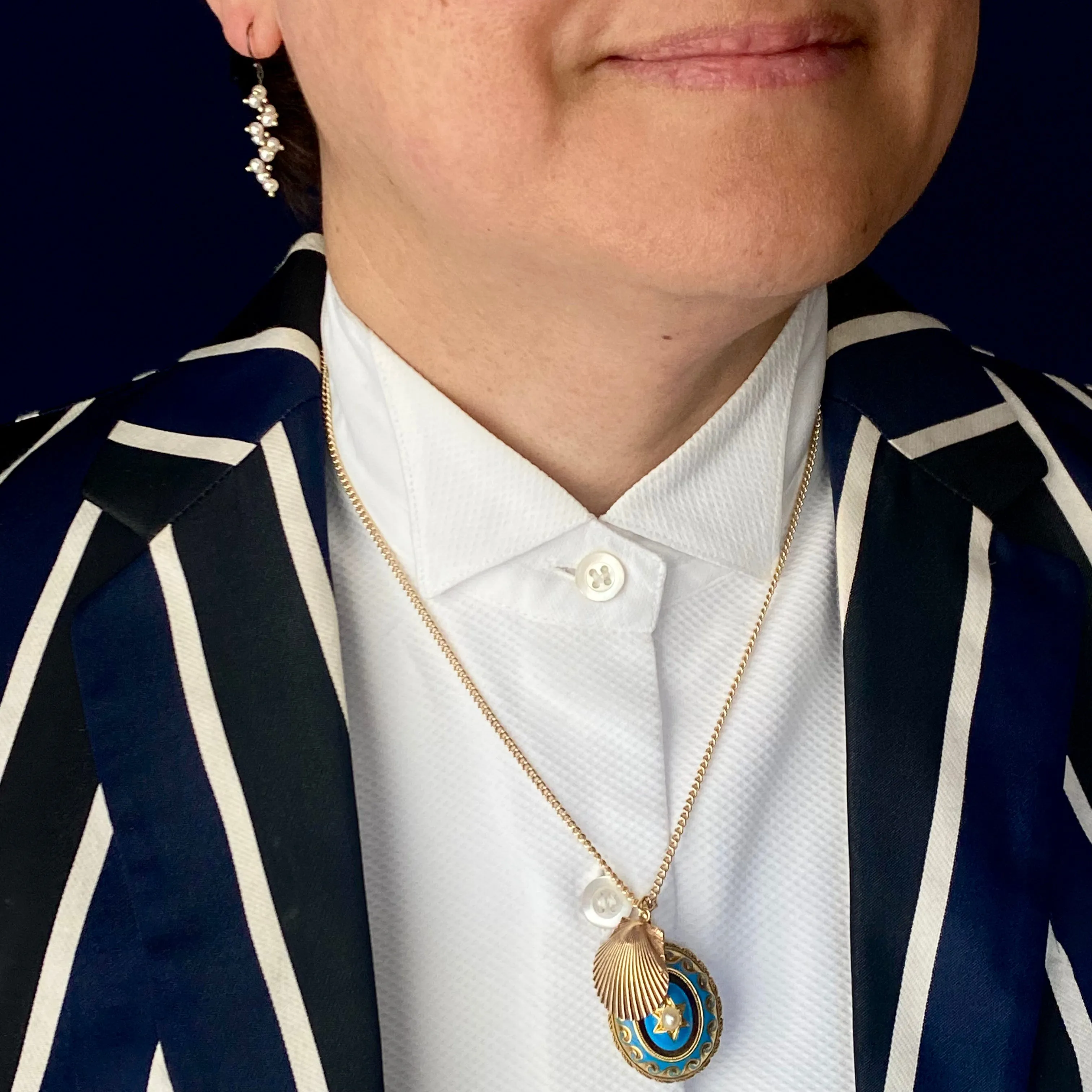 Vintage 14k Cockle Shell Pendant